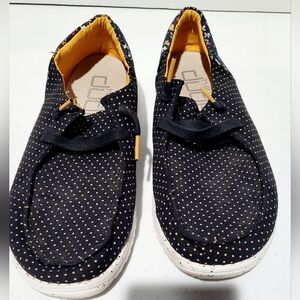 Hey Dudes Womens size 9 Shoes